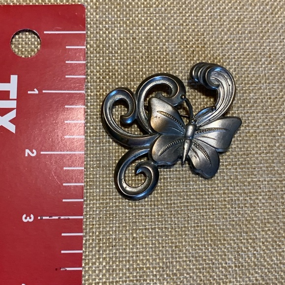 Vintage likely 60’s revival of art nouveau style brooch silver tone - Picture 2 of 11